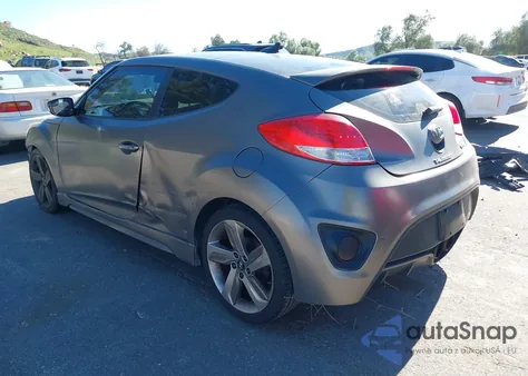 2015 Hyundai Veloster Turbo z USA, uszkodzony, nr VIN KMHTC6AE2FU234753